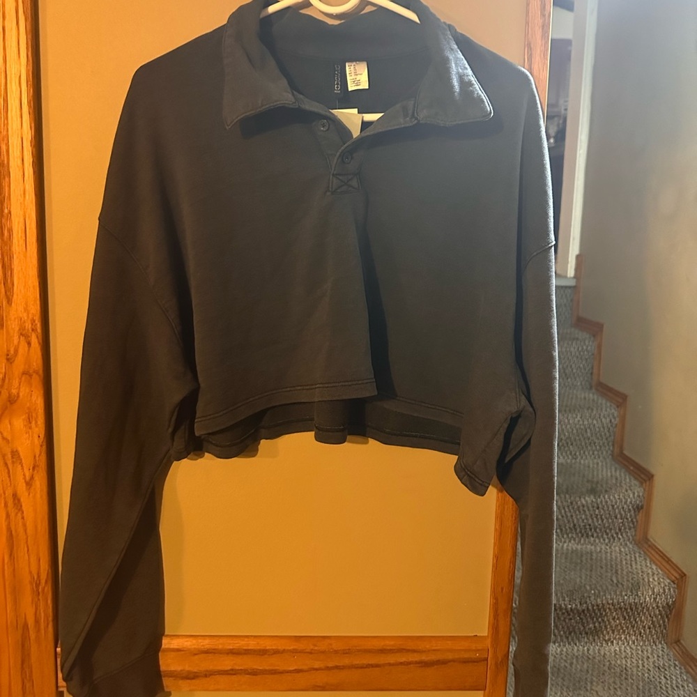 NWT grey cropped top